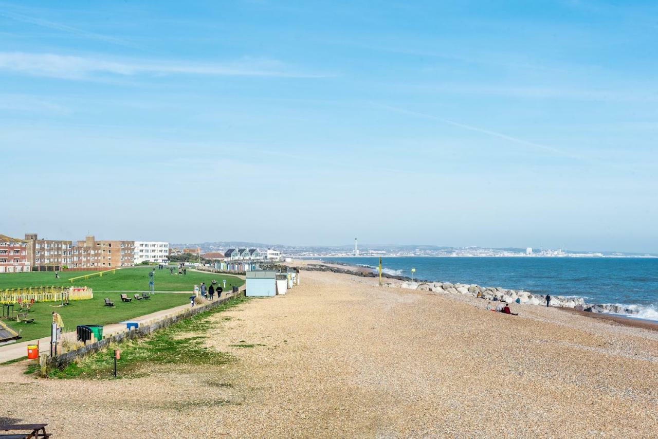 Amazing Beach Apartment ランシング エクステリア 写真